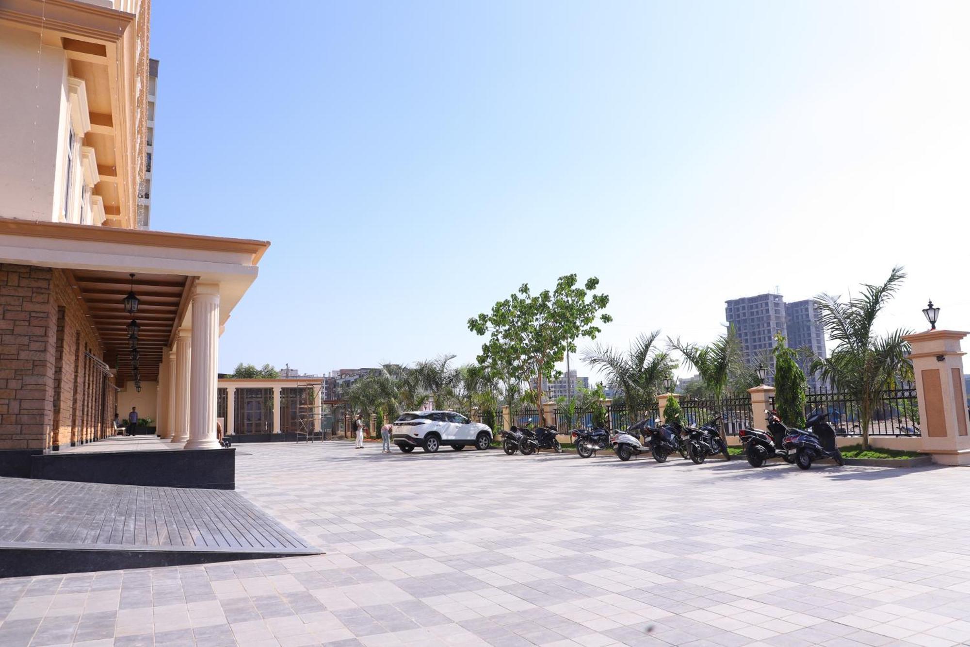 Le Vivanta Virar ภายนอก รูปภาพ