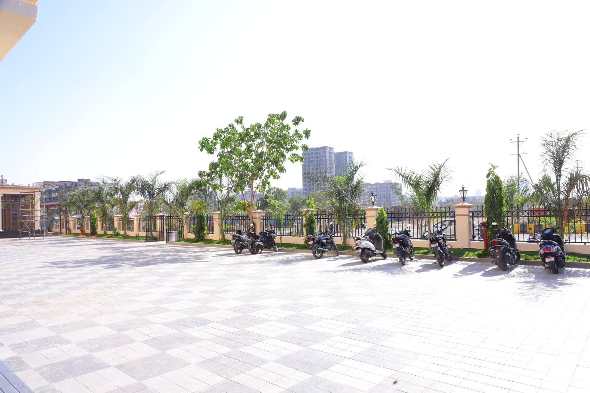 Le Vivanta Virar ภายนอก รูปภาพ